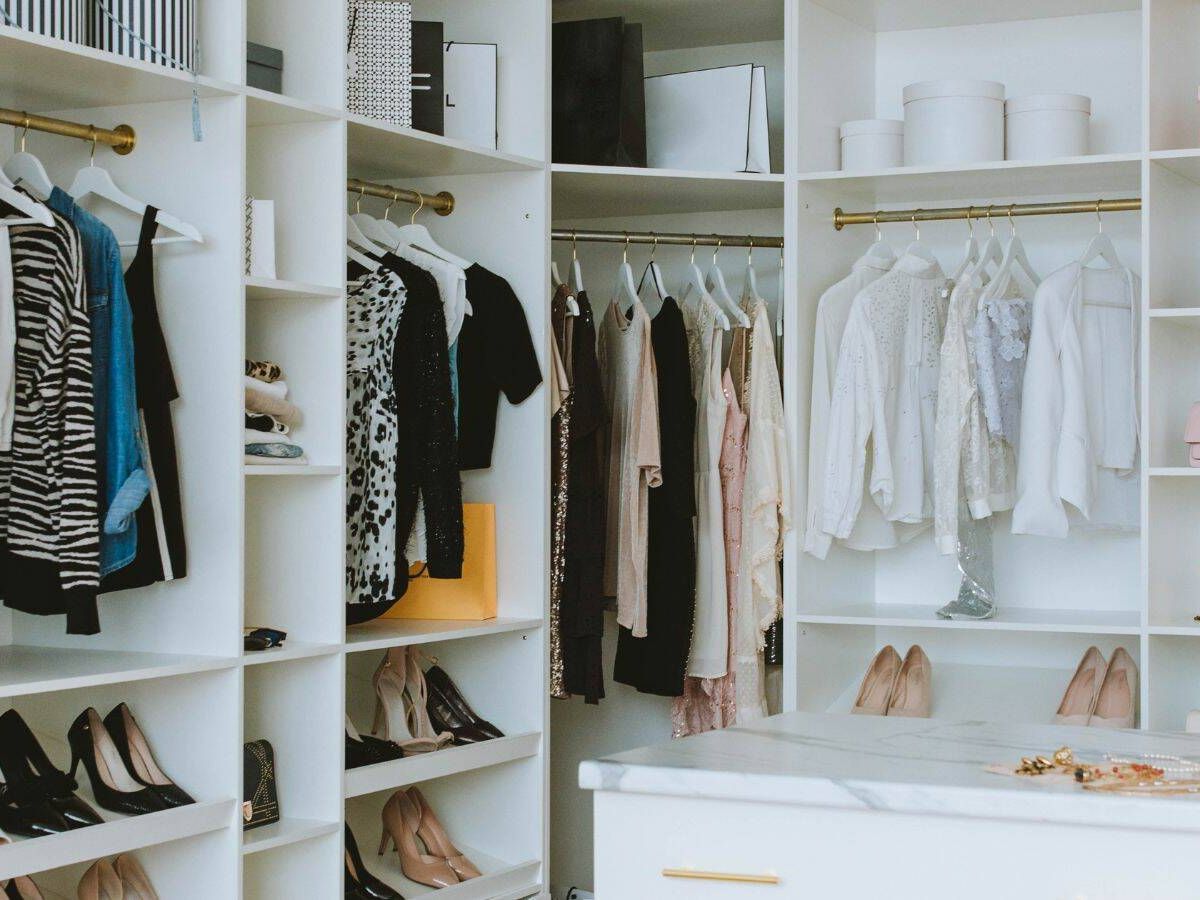 Cómo organizar armarios pequeños para ganar más espacio