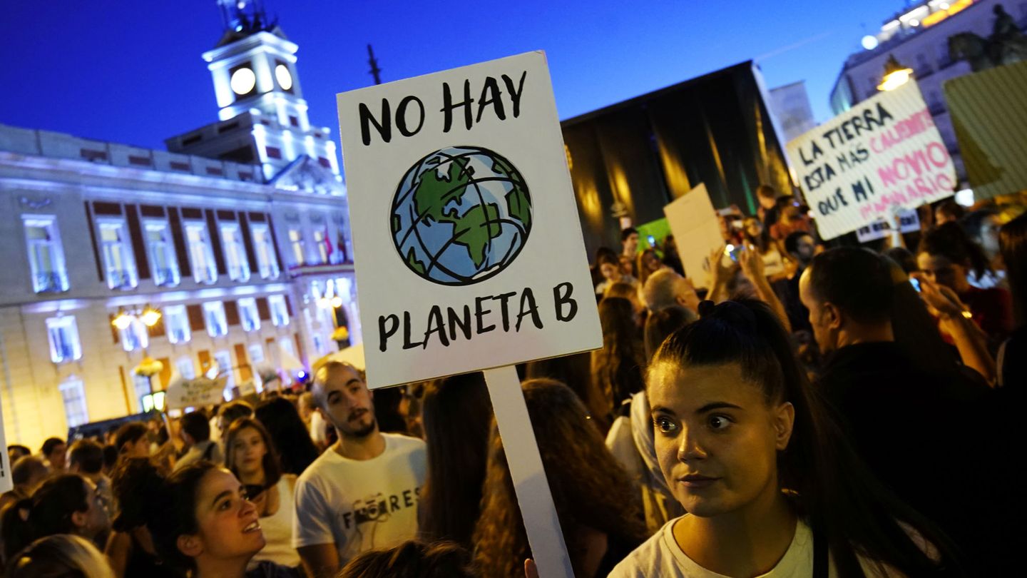 Los jóvenes protagonizan la revuelta climática en el mundo. (Reuters/J. Medina)