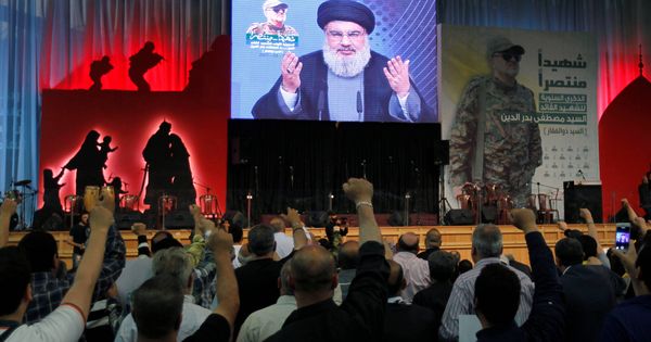 Foto: Sayyed Hassan Nasrallah, líder de Hezbollah, durante una ceremonia en memoria del comandante Mustafa Badreddine, muerto en Siria. (Reuters)