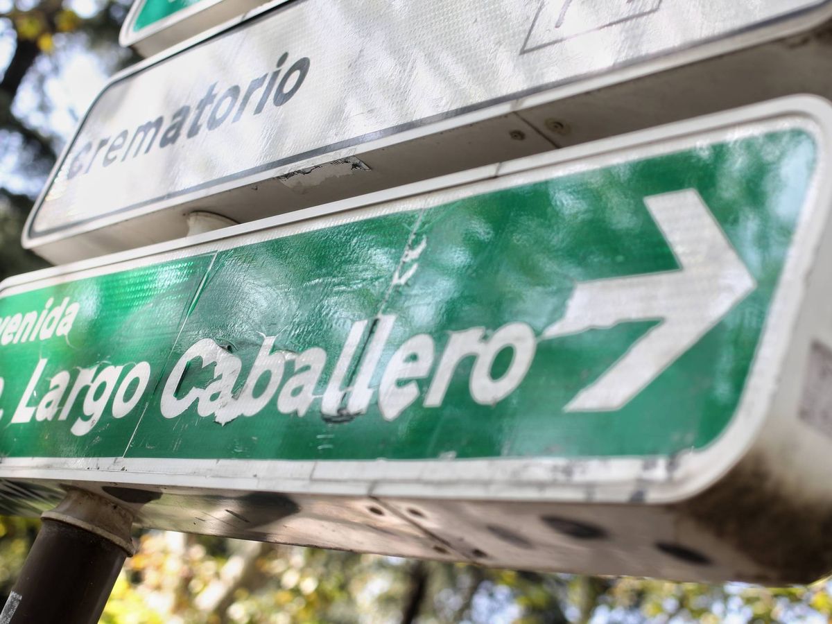 Foto: Señal de la dirección de la calle Largo Caballero, en Madrid (España), a 30 de septiembre de 2020. (EP)