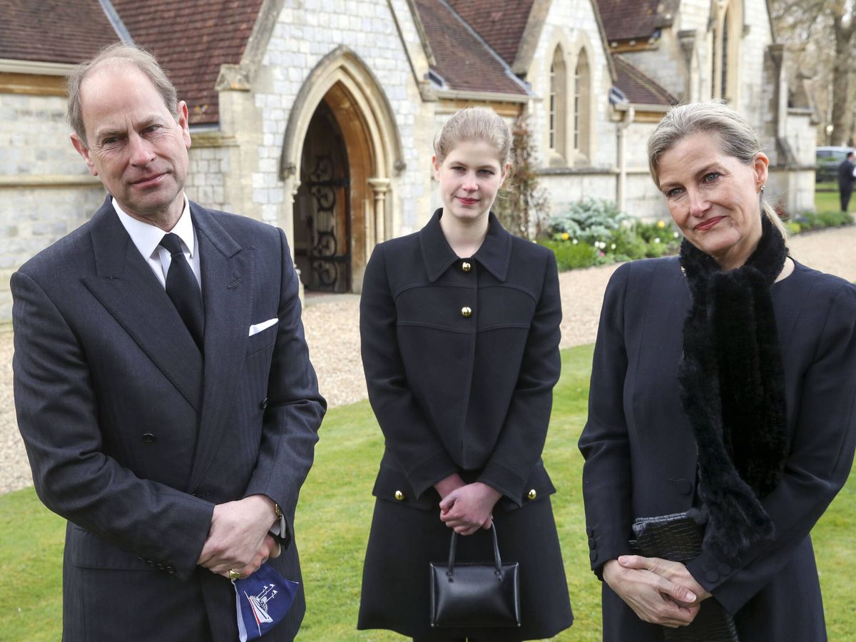 Foto: Lady Louise con sus padres, el príncipe Eduardo y Sophie de Wessex. (Getty)