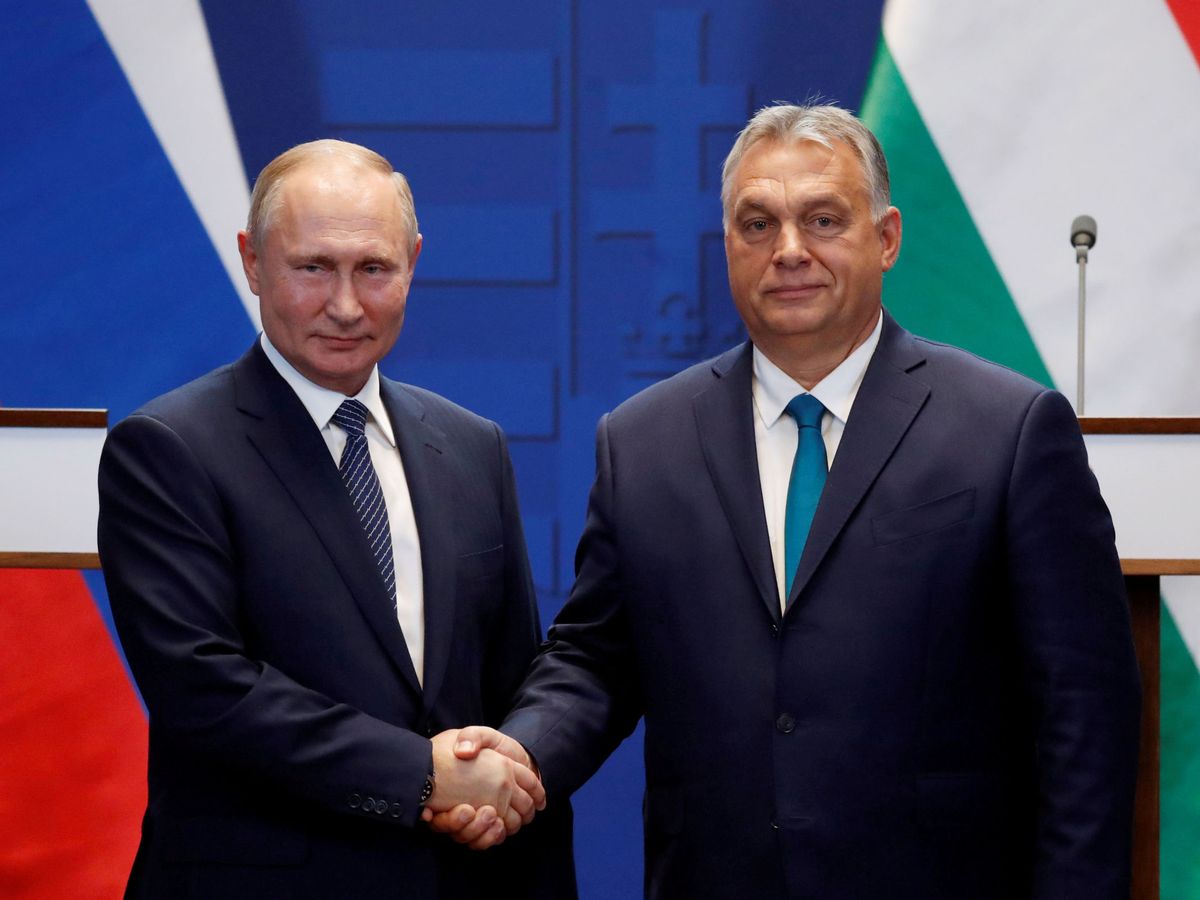 Foto: Vladímir Putin y Viktor Orbán tras una rueda de prensa en Budapest en octubre de 2019. (Reuters/Bernadett Szabo)