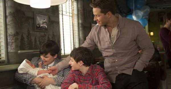 Foto: Ginnifer Goodwin, Josh Dallas y Jared Gilmore en 'Once Upon a Time'