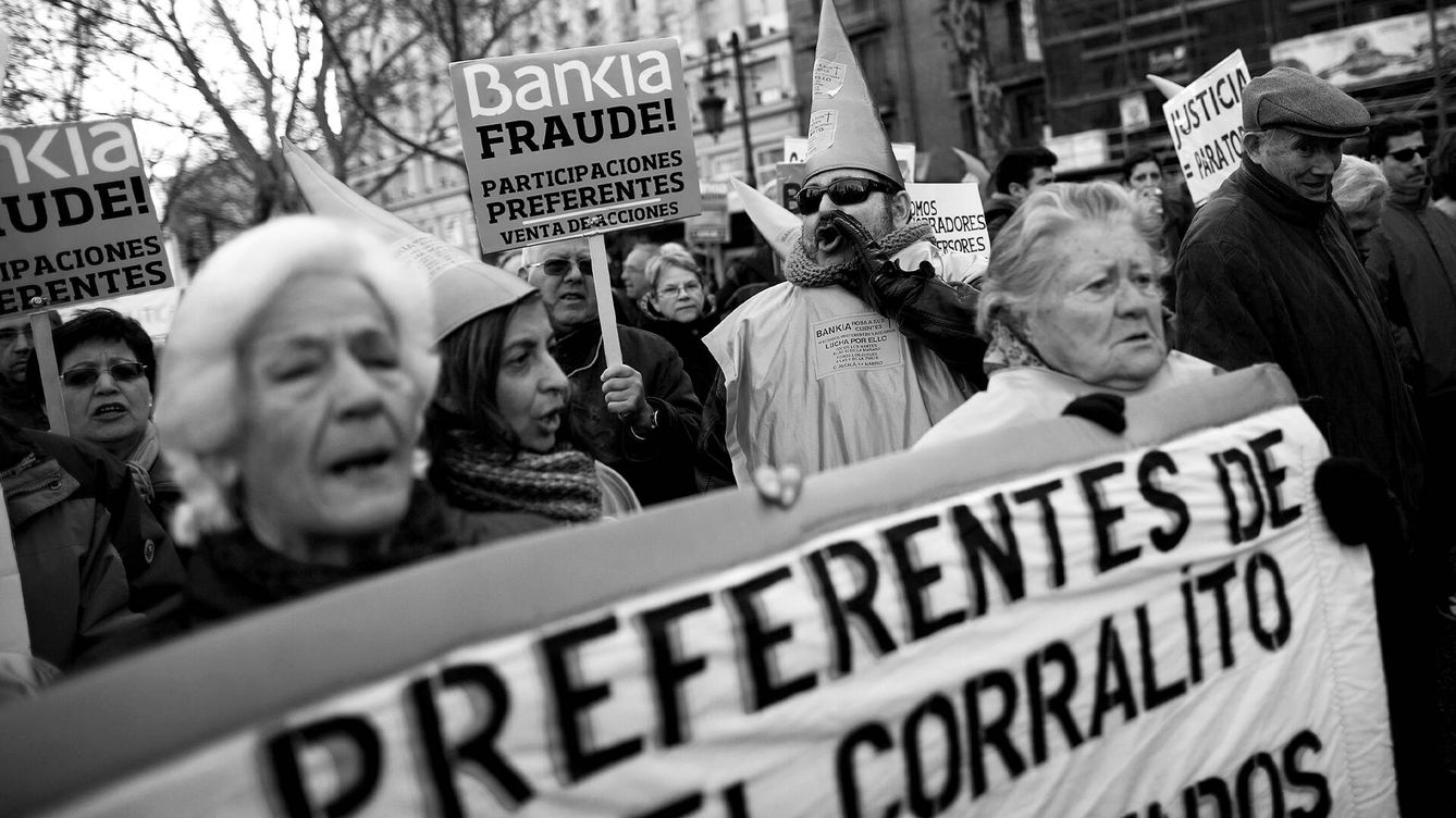 Foto: Protesta contra Bankia por las preferentes en 2013. (Getty/Pablo Blázquez Domínguez)