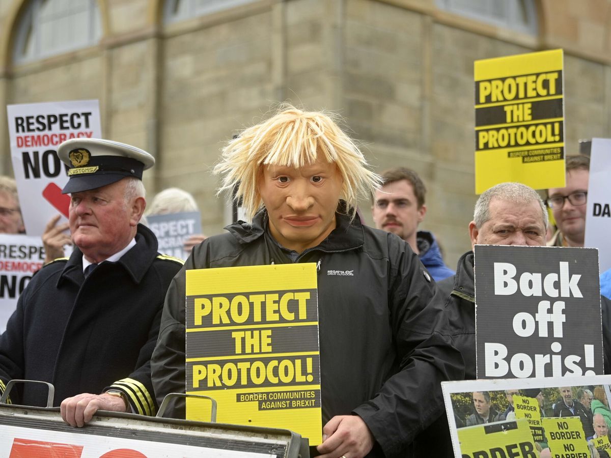Foto: Manifestación a favor del Protocolo de Irlanda. (EFE/Mark Marlow)