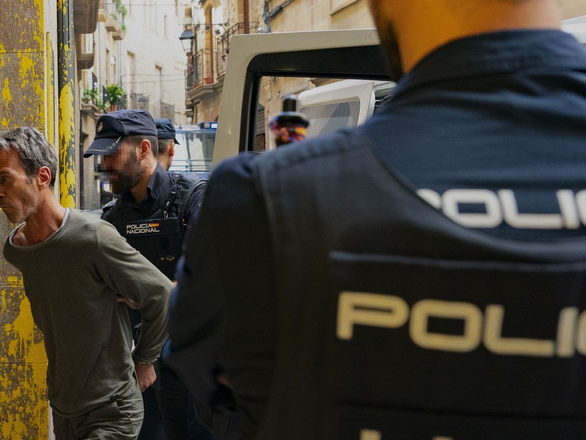 Foto: Uno de los cuatro detenidos acusados de preparar actos contra la Vuelta Ciclista a España (EFE/Siu Wu)