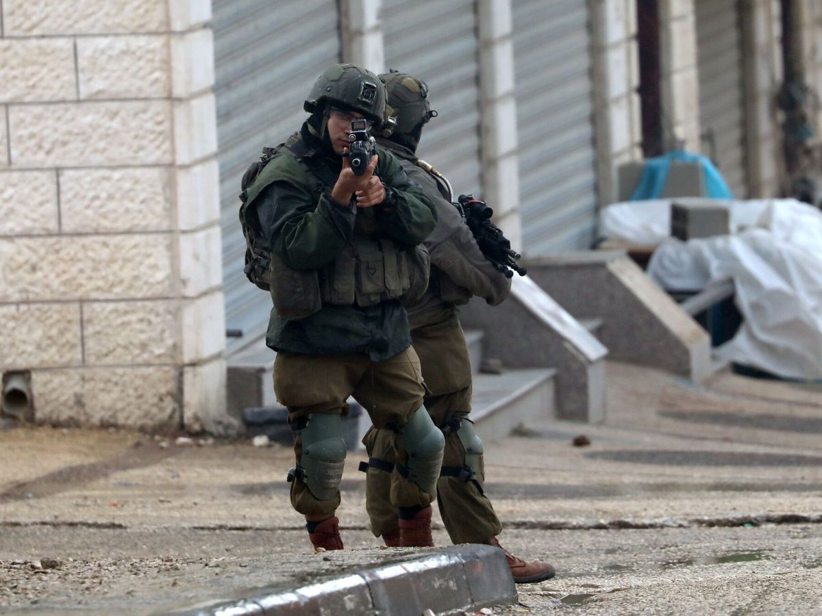 Foto: Soldados israelíes en el norte de Cisjordania. (EFE/Alaa Badarneh)