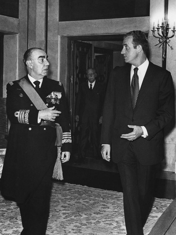 Don Juan Carlos recibe en La Zarzuela a Carrero Blanco tras convertirse en primer ministro, el 9 de junio de 1973. (Getty/ Keystone/Hulton Archive).