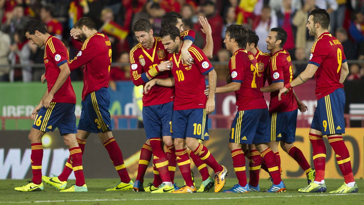 Los jugadores de la Selección española celebran un gol del equipo. (EFE)