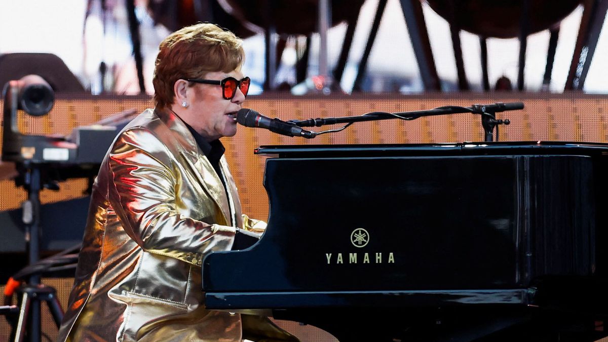 Las lágrimas de Elton John por su amigo George Michael emocionan a todo el festival de Glastonbury
