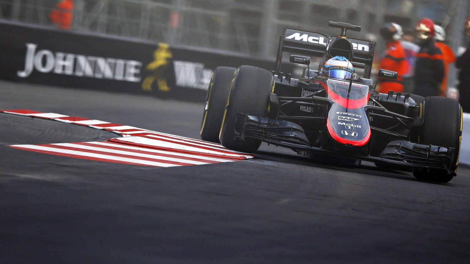 Foto: Fernando Alonso en la primera sesión de libres del Gran Premio de Mónaco (Efe).
