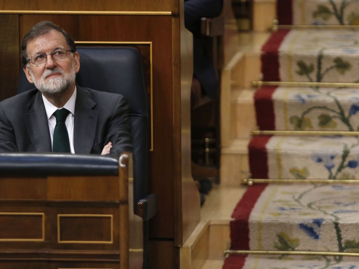 Foto: El expresidente del Gobierno Mariano Rajoy, durante la segunda jornada de su moción de censura, el 1 de junio de 2018. (EFE/Javier Lizón)