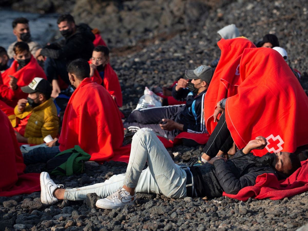 Foto: Llegada de 28 inmigrantes a Lanzarote. El cambio climático potencia la migración, tanto legal como ilegal. Foto: EFE
