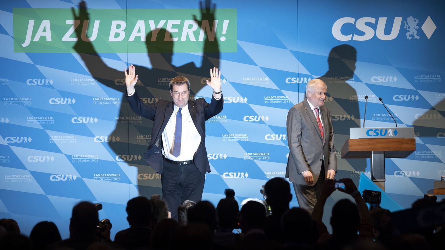 Seehofer en un acto de campaña en Baviera, donde se juega su futuro al frente de la CSU (EFE)