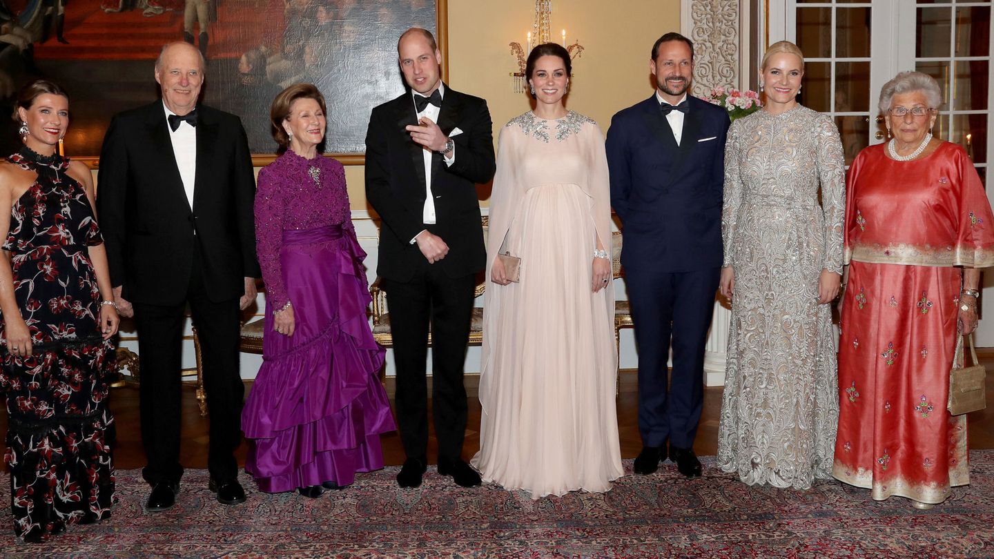 Guillermo y Kate con la familia real noruega. (Reuters)