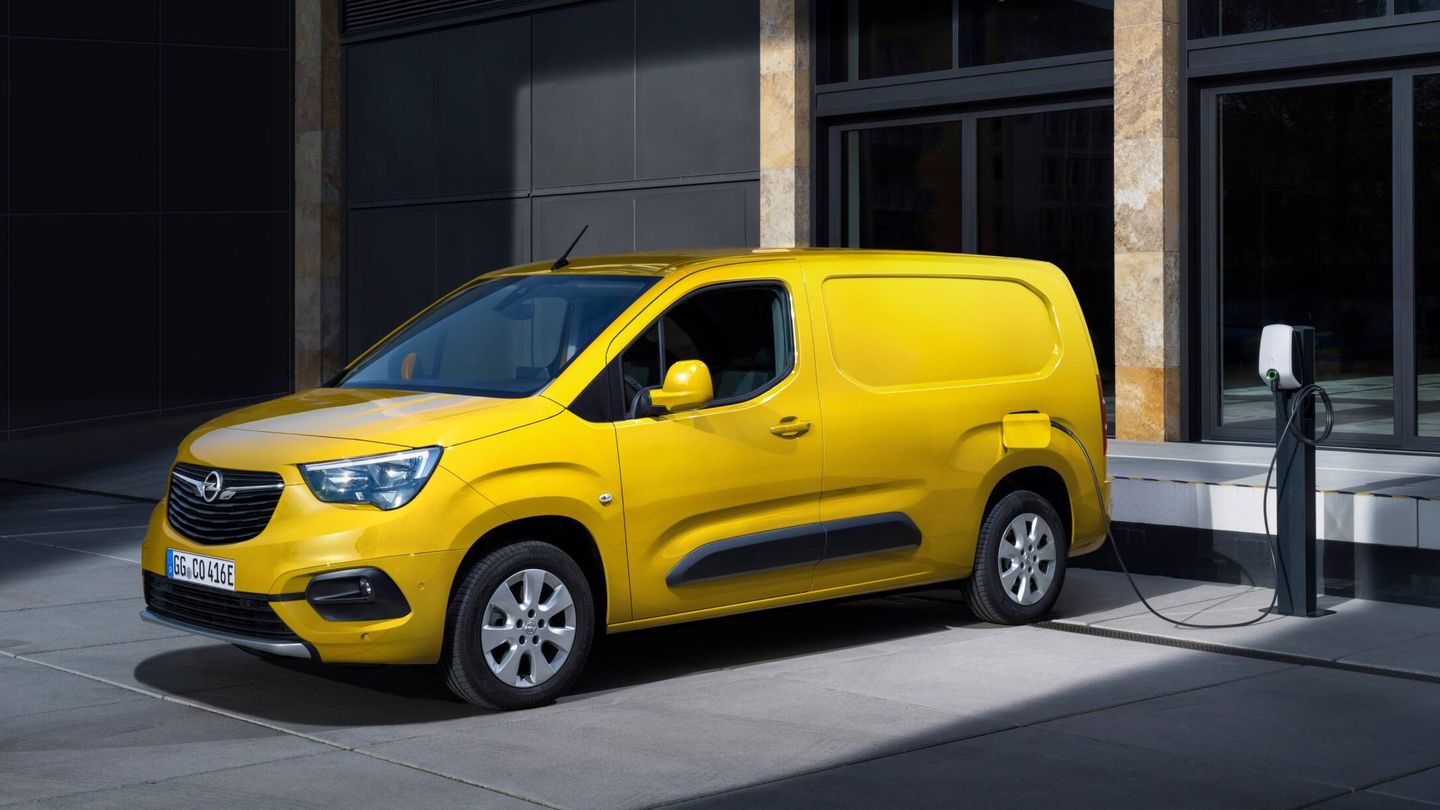 El Opel Combo-e Cargo puede recargarse en estaciones de hasta 100 kW.