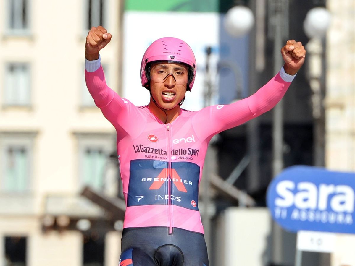 Foto: Bernal entra en Milán consagrado como el vencedor del Giro. (Efe)