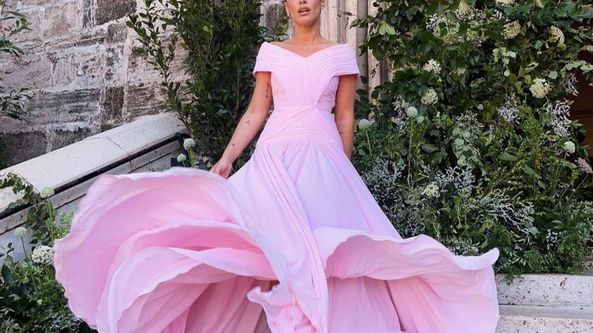 6 vestidos de invitada de color rosa para imitar a las influencers en una boda