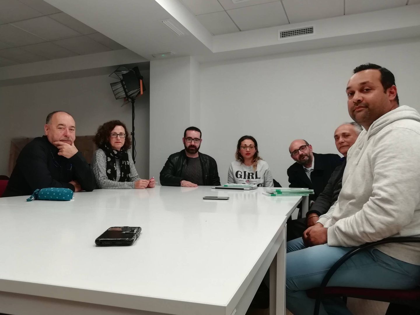 El grupo de cristianos socialistas del PSOE en la sede del partido en Valencia. (V.R.)