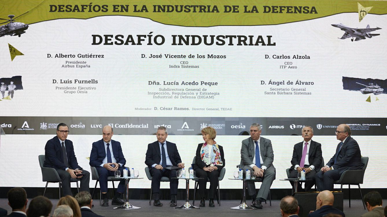 Foto: Mesa redonda 'Desafío industrial'. (El Confidencial)