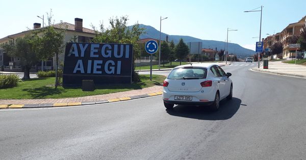 Foto: Entrada al municipio navarro de Ayegui con su denominación en castellano y euskera. (EC)