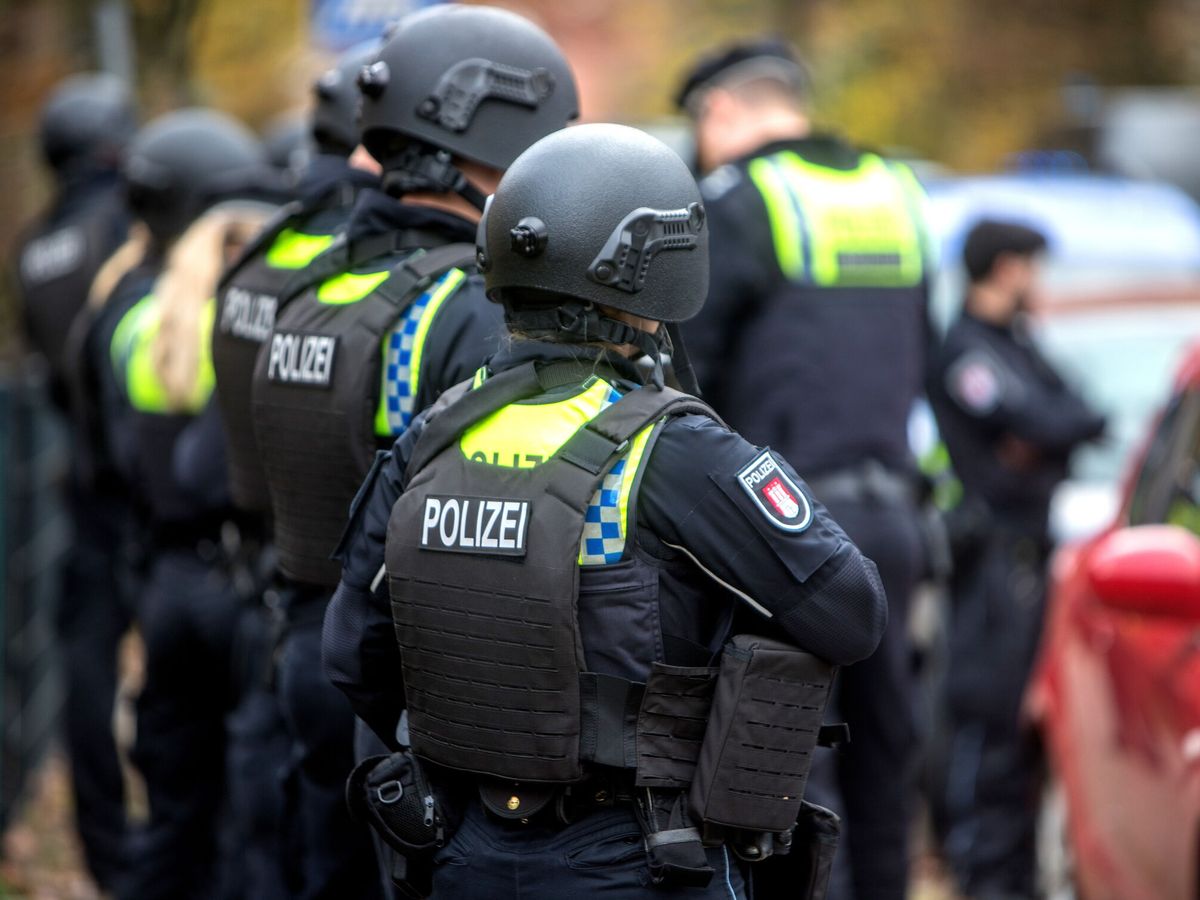 Foto: Policías alemanes. (EFE/EPA/Blaulicht-News)