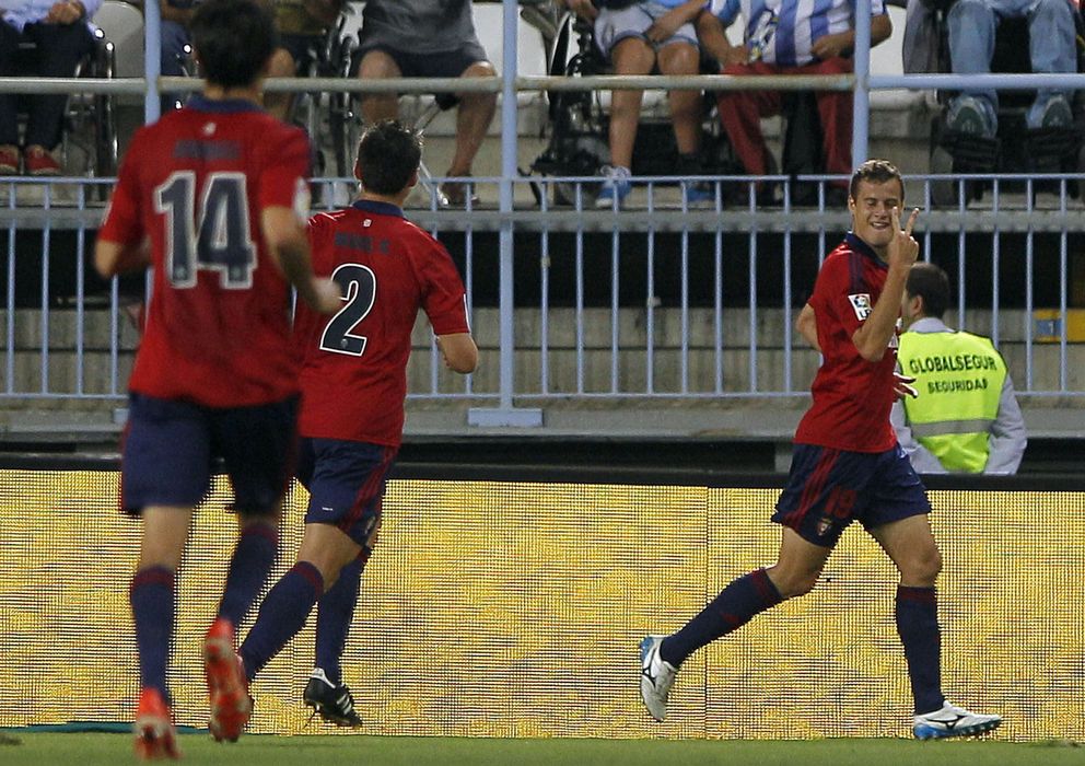 Foto: Oriol Riera celebra el gol del Málaga (Efe). 