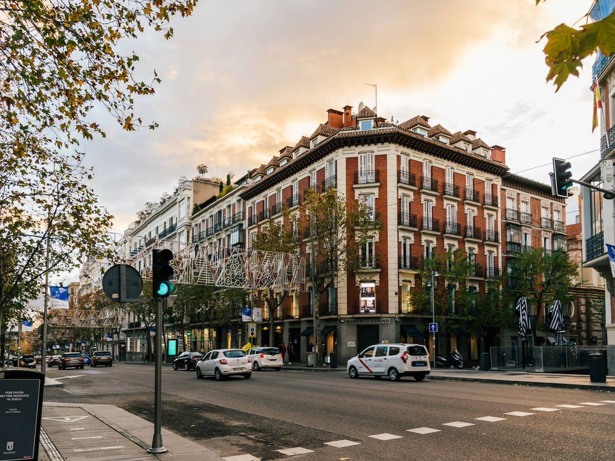 Foto: Calle Serrano, en el barrio de Salamanca (Madrid). (iStock)