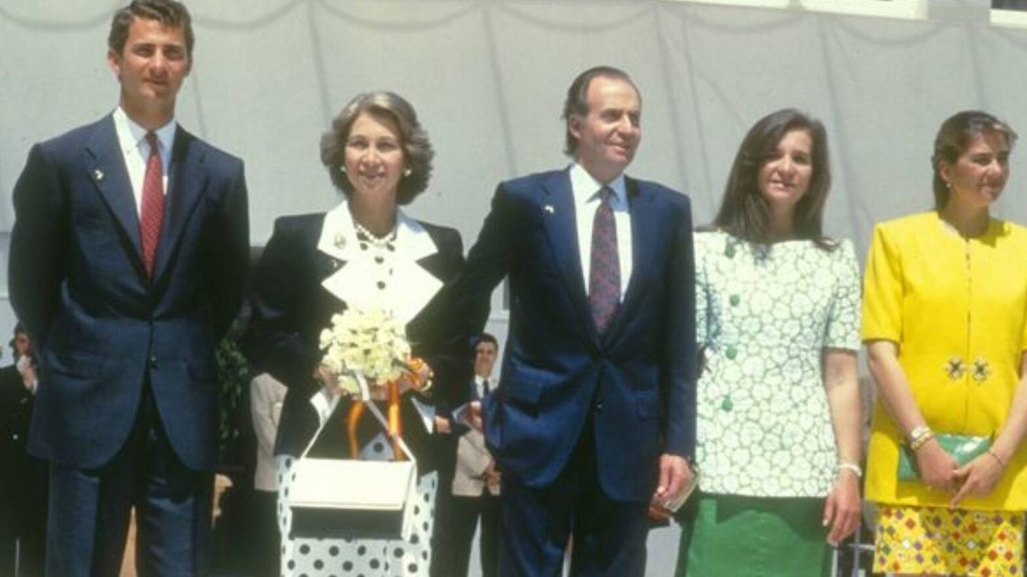 El rey Juan Carlos, la reina Sofía y sus hijos forman parte de los socios de honor de Puerta de Hierro. (CP)