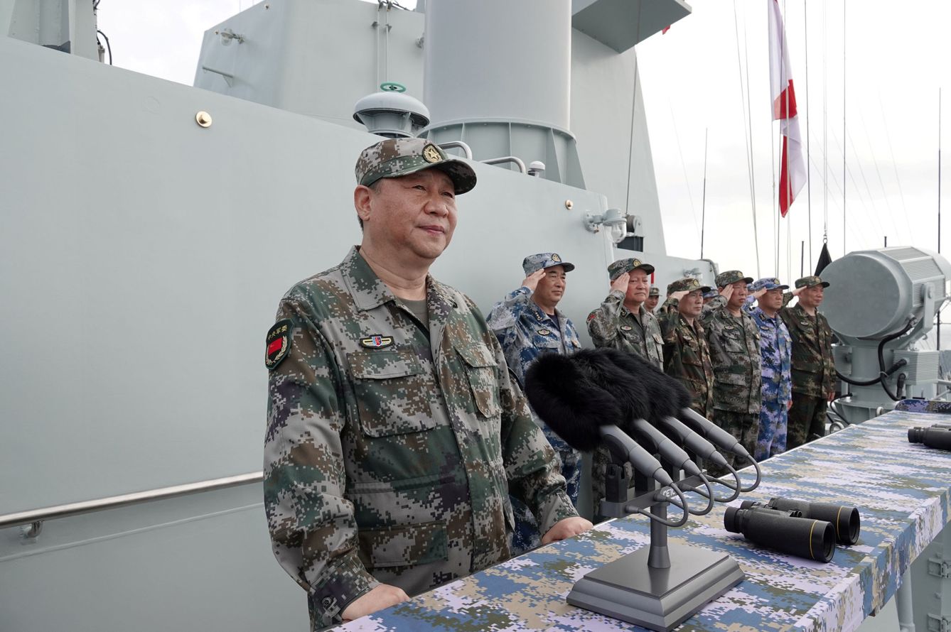 Xi Jinping, vestido de militar. (EFE)