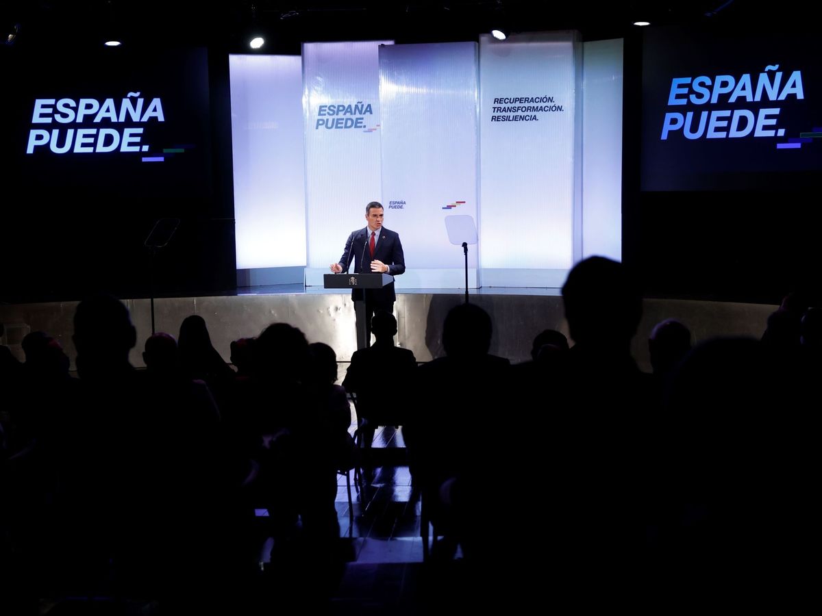 Foto: El presidente del Gobierno, Pedro Sánchez, durante la conferencia 'España puede' con la que ha arrancado el curso político arropado por agentes sociales y su Gobierno. (EFE)