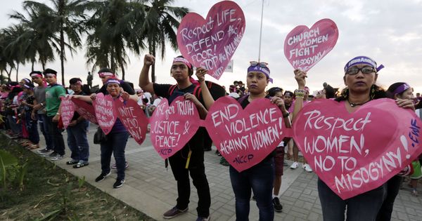 Foto: Una protesta de mujeres en Manila. (Reuters)