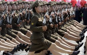 La cosmética de Kim Jong-Un: faldas más cortas y tacones altos