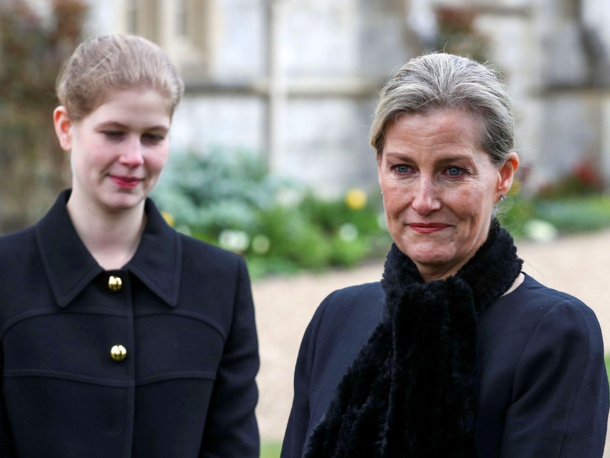 Foto: Sophie de Wessex, junto a su hija. (Reuters)