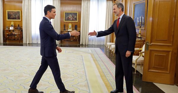 Foto: El rey Felipe VI recibe en la Zarzuela a Pedro Sánchez, con el que terminó este 6 de junio su ronda de consultas. (Reuters)