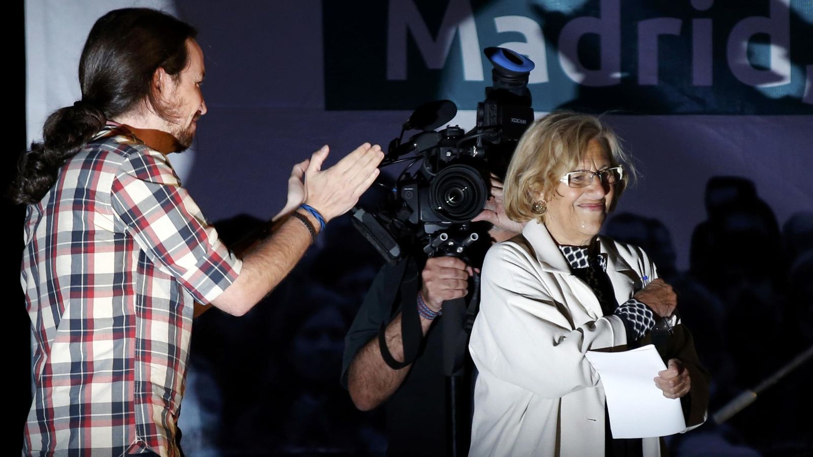 Foto: Manuela Carmena y Pablo Iglesias la noche electoral. (Reuters)