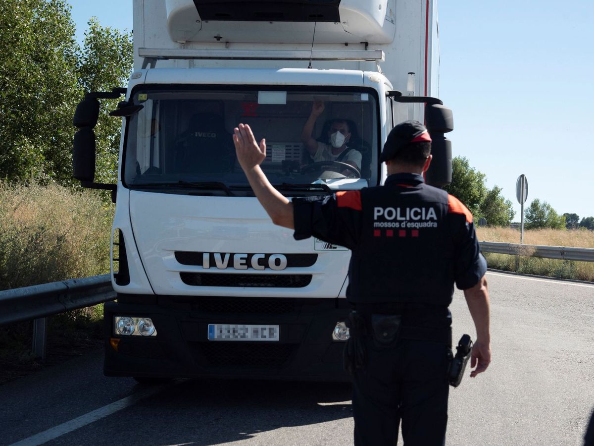 Foto:  Se han desplazado hasta los hechos seis patrullas de la policía catalana.(EFE)