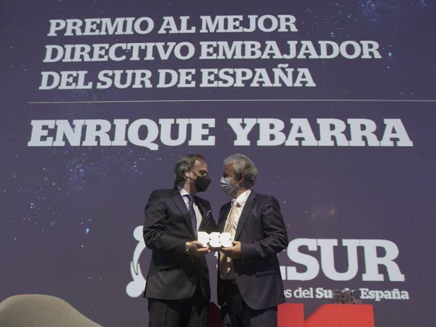 Premio a Enrique Ybarra (Citysightseeing).