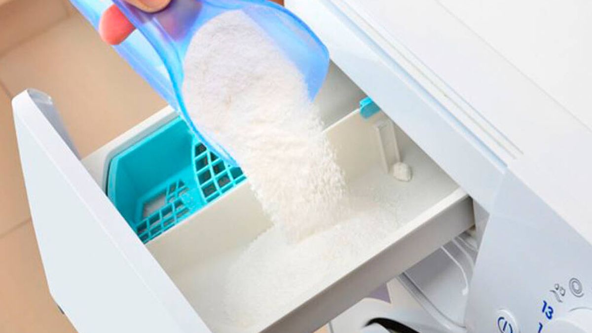 Una mujer asegura que su bolsa de detergente le dura casi 4 años y se desata la polémica