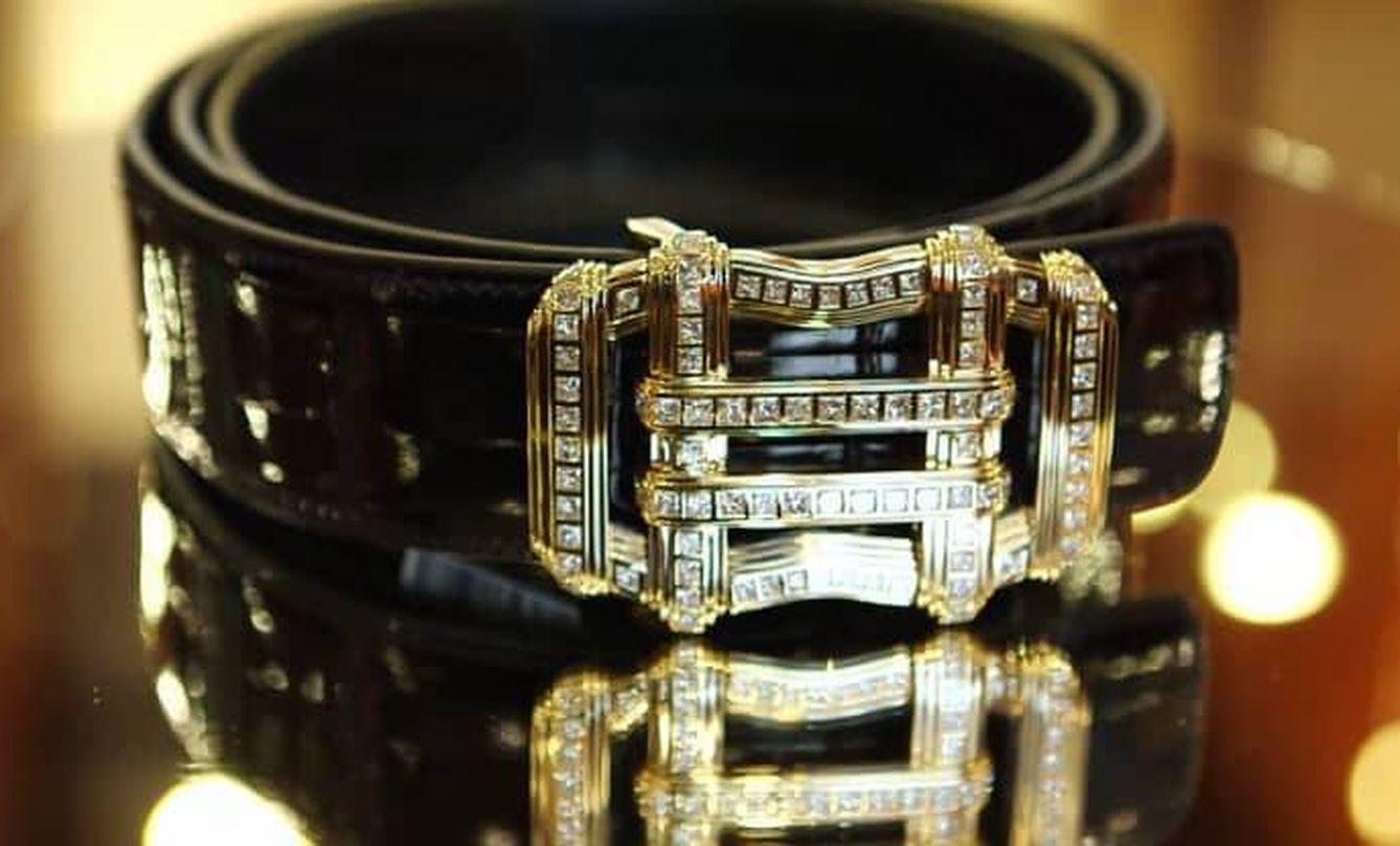 Cinturón de oro y diamantes de 124.000 euros.