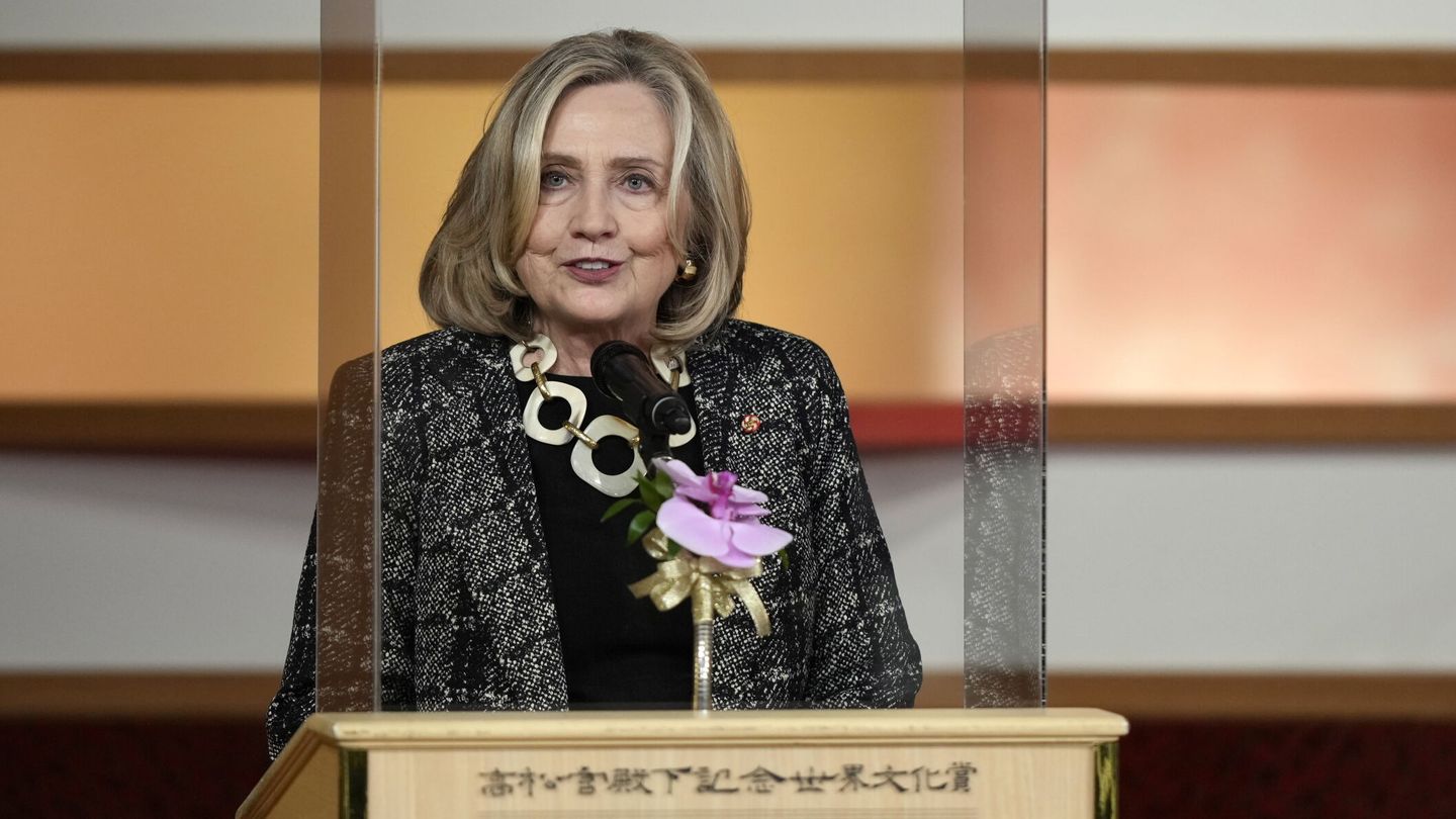 Hillary Clinton, en una conferencia en Tokio. (EFE/Franck Robichon)