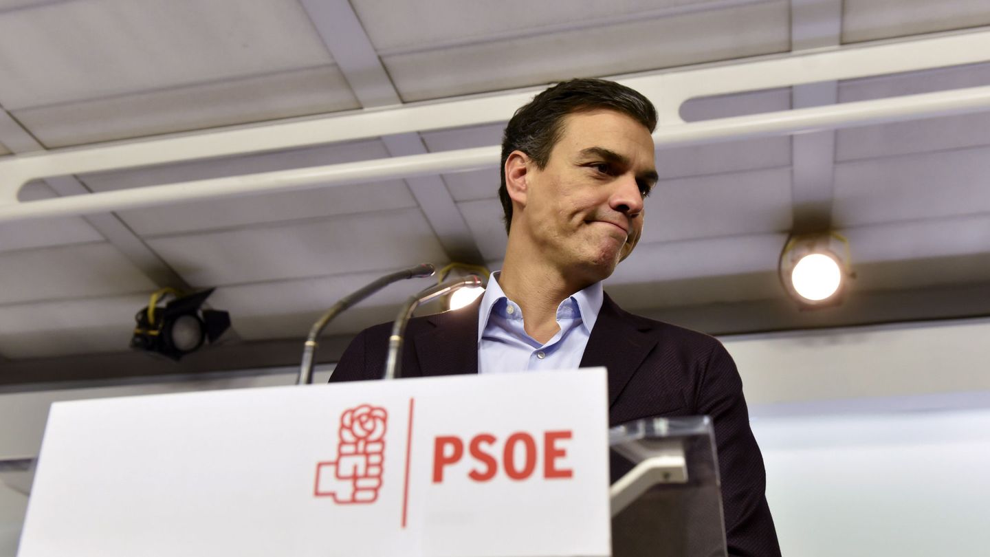 Pedro Sánchez tras anunciar su dimisión. (EFE)