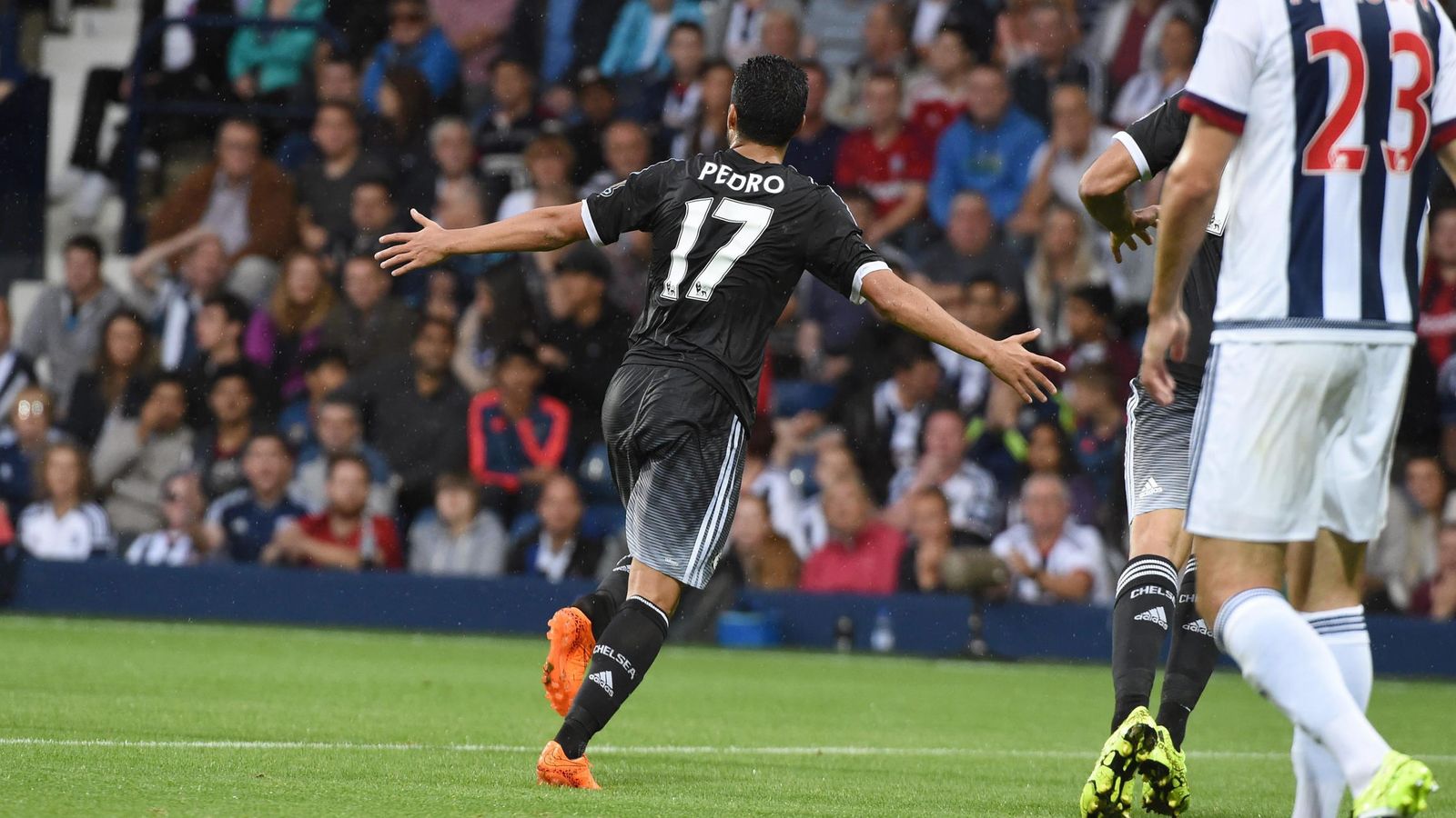 Foto: Pedro celebra su primer gol como nuevo jugador del Chelsea (EFE).