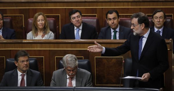 Foto: El presidente del Gobierno, Mariano Rajoy, durante su intervención en el Congreso para responder a las preguntas de la oposición sobre la corrupción política. (EFE)