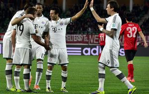 Un plácido paseo del Bayern más azulgrana basta para estar en la final