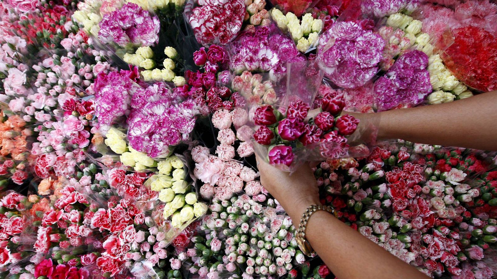 Foto: Ramos de flores a la venta el día de San Valentín. (EFE)