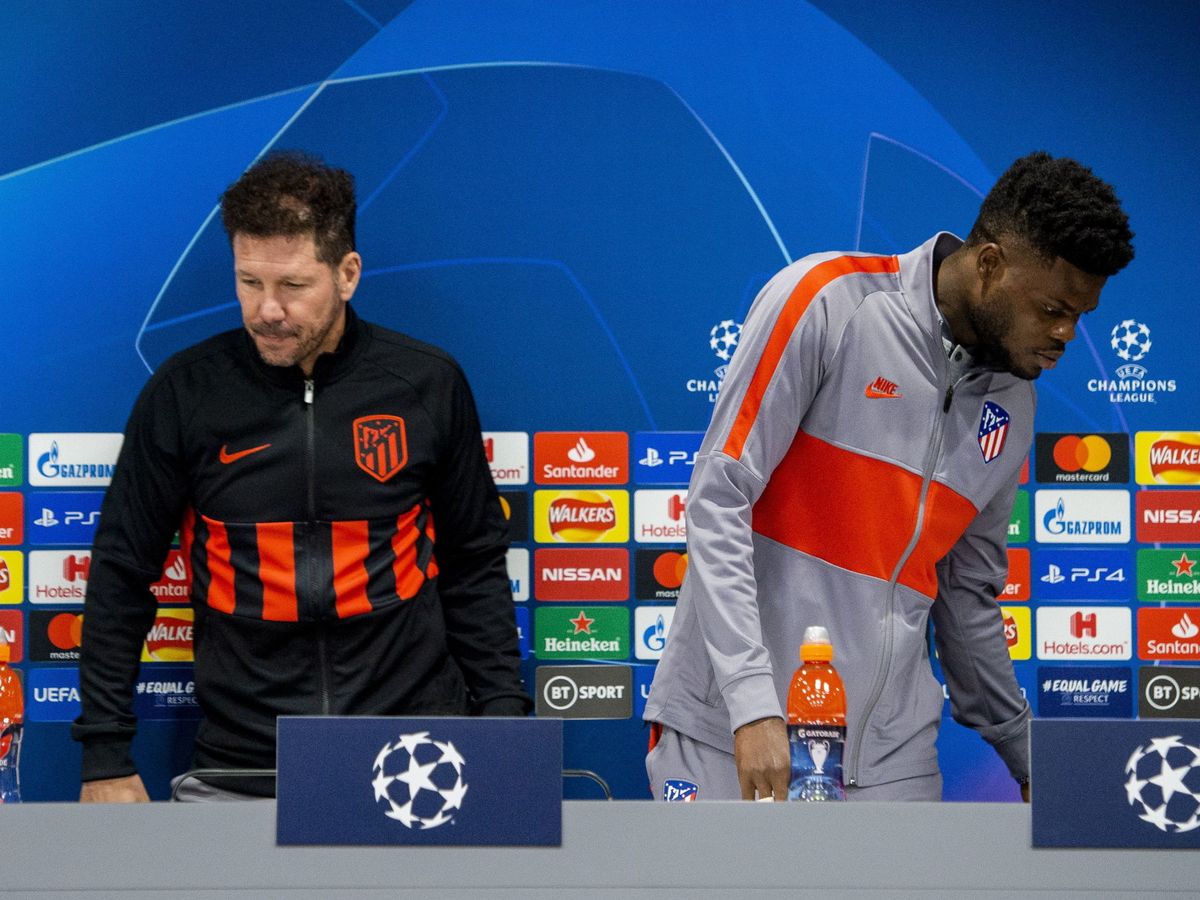 Foto: Simeone y Thomas Partey en una conferencia de prensa antes de un partido de la Champions. (Efe)