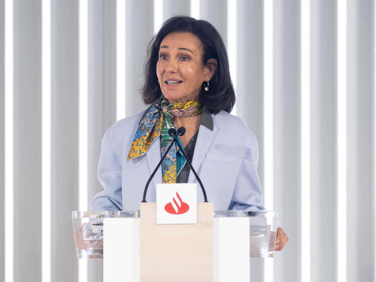 Foto: La presidenta del Banco Santander, Ana Patricia Botín, durante la presentación de los resultados del ejercicio 2023. (EFE/Zipi)