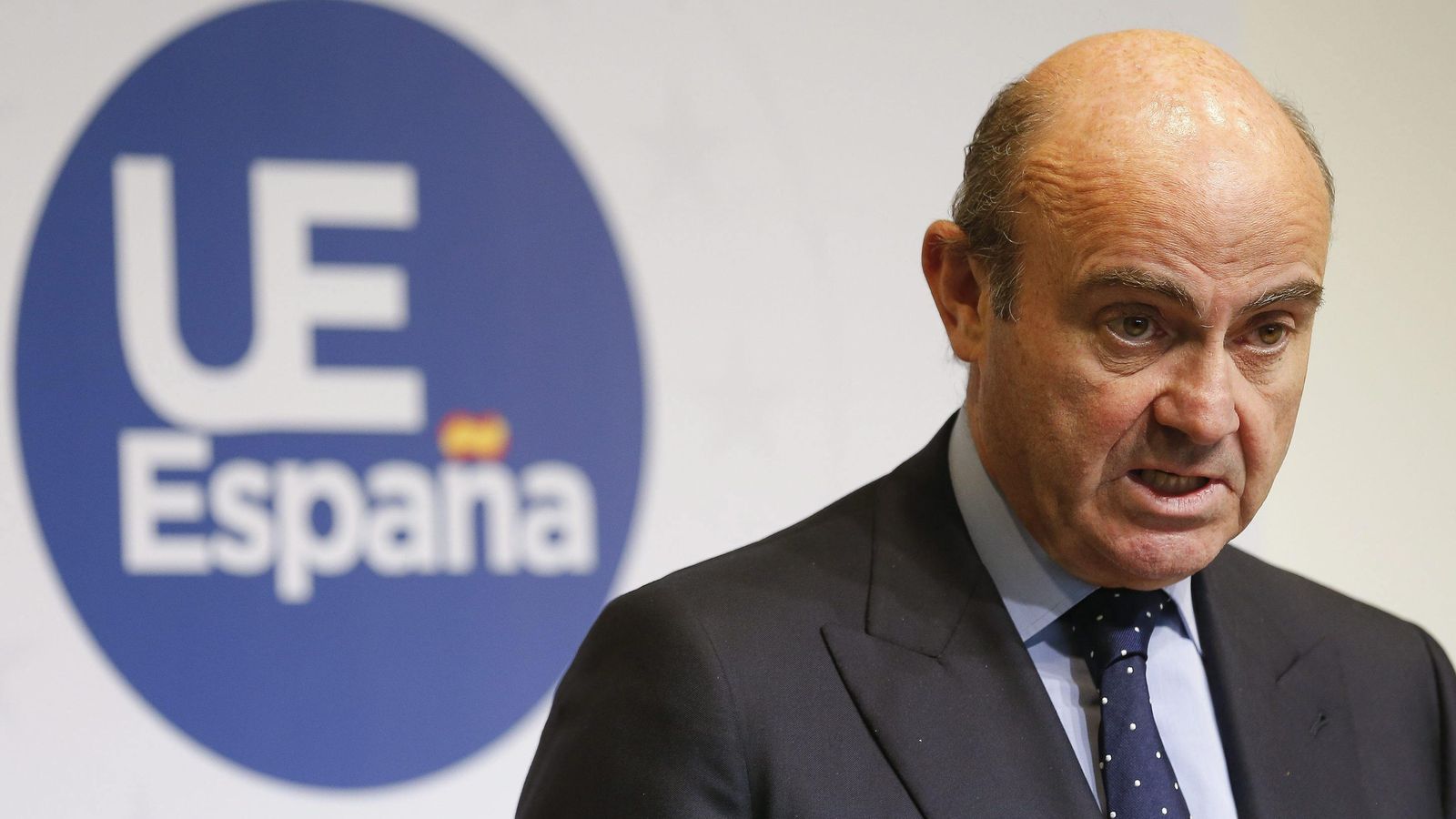 Foto: El ministro español de Economía y Competitividad, Luis de Guindos, comparece en rueda de prensa durante la reunión de los ministros de Economía y Finanzas de la Unión Europea (UE). (EFE)