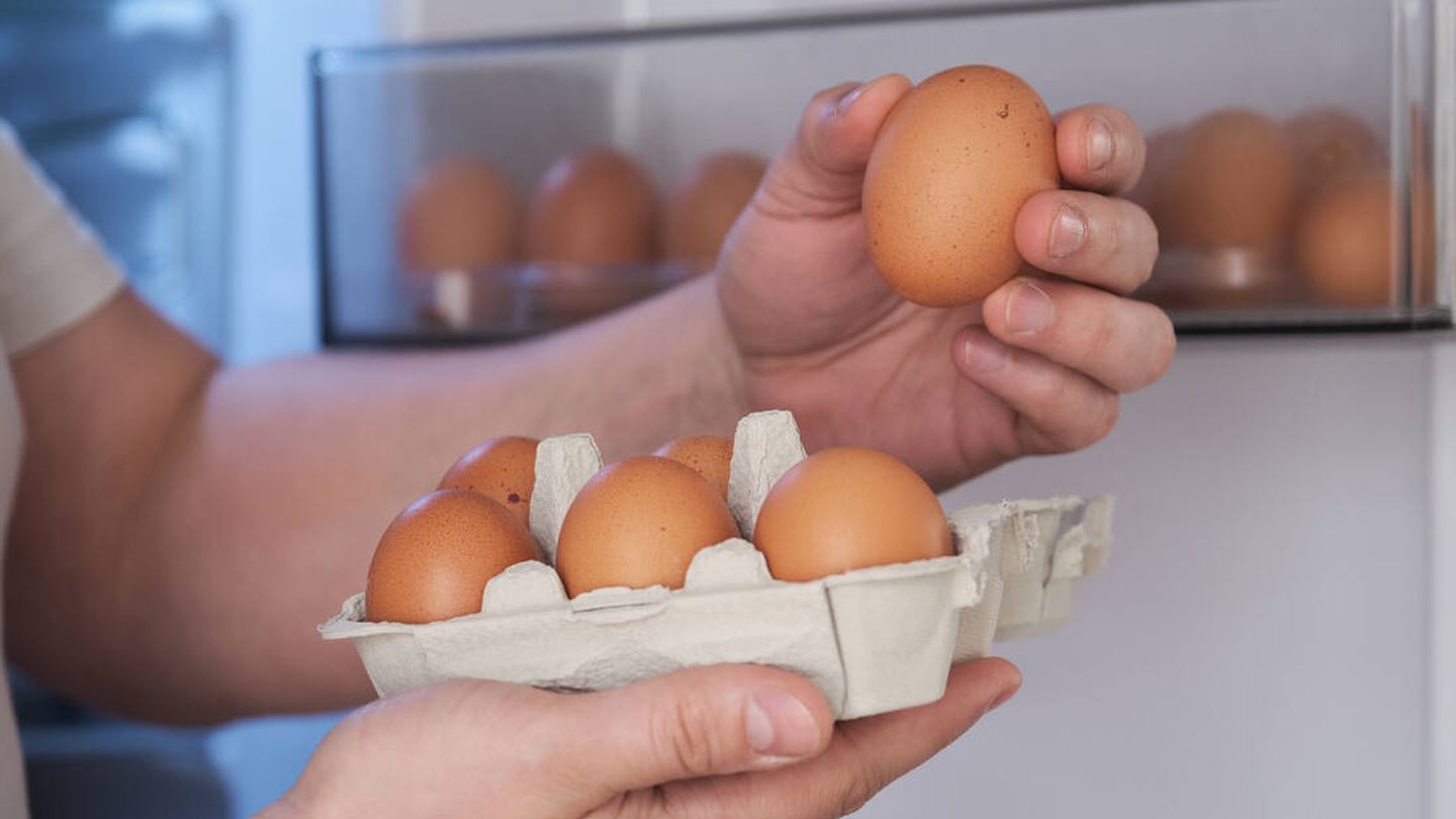 El huevo es un alimento muy nutritivo, pero también es uno de los más delicados para su consumo. (iStock)